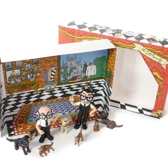 Dolce & Gabbana #DGFamily Figurine Collection - Picture 4 of 6